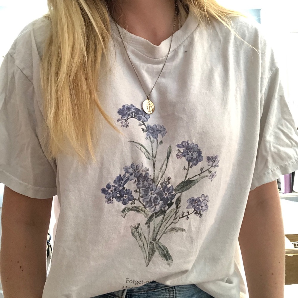Brandy Melville flower tee